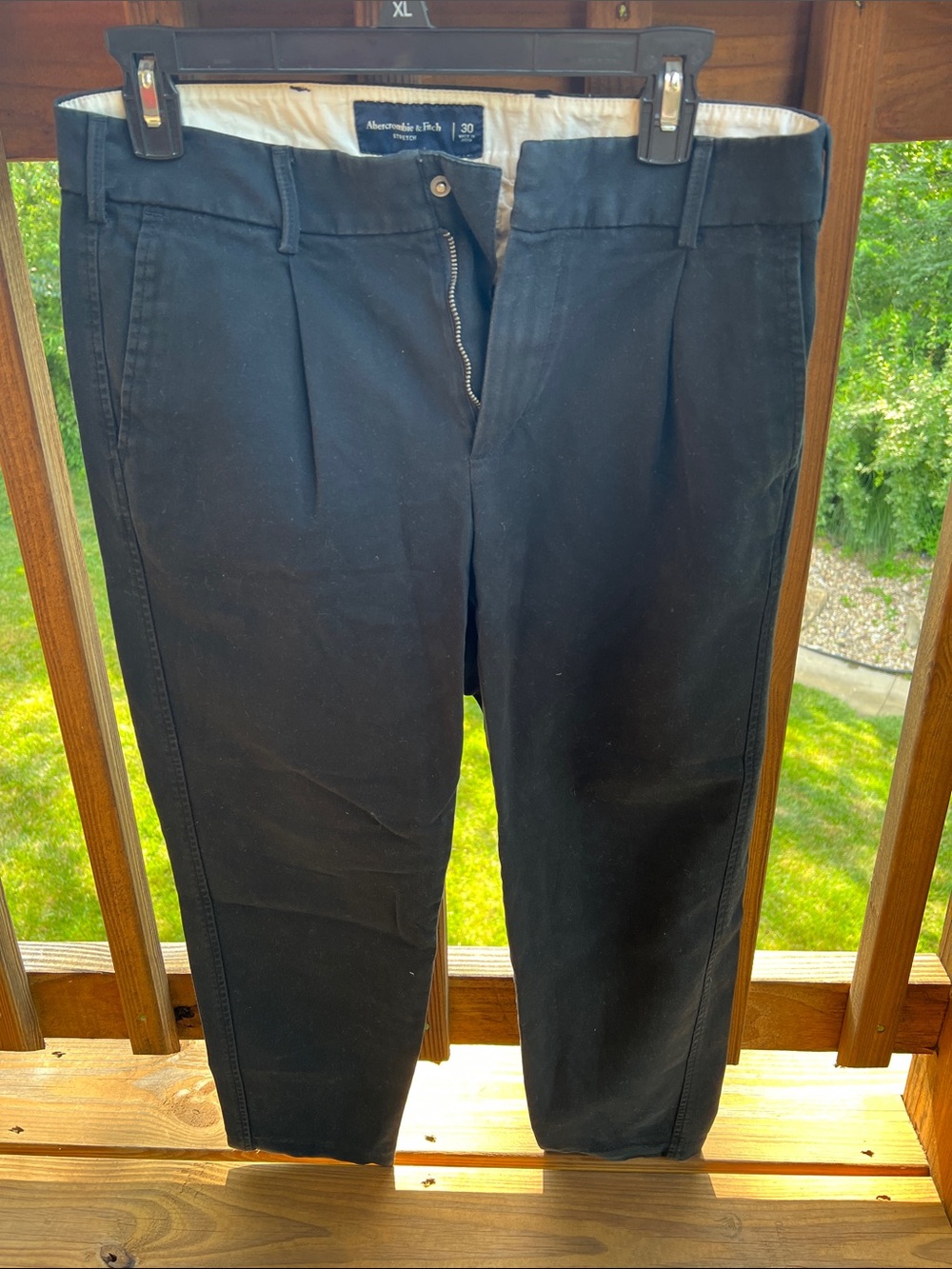 Abercrombie & Fitch Men’s Black Pleated Chino Trousers